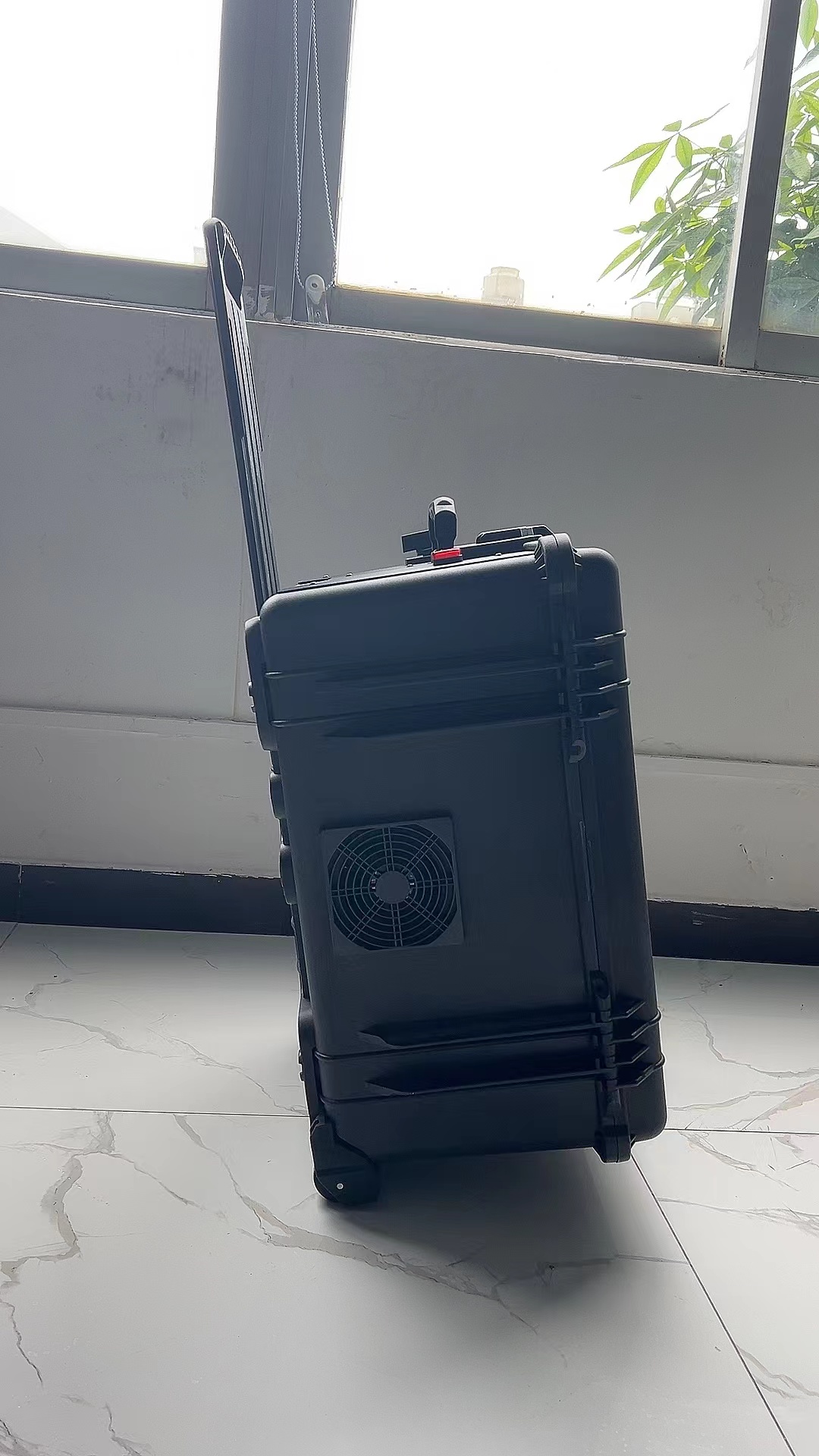 诸暨手拉箱型移动通信干扰器